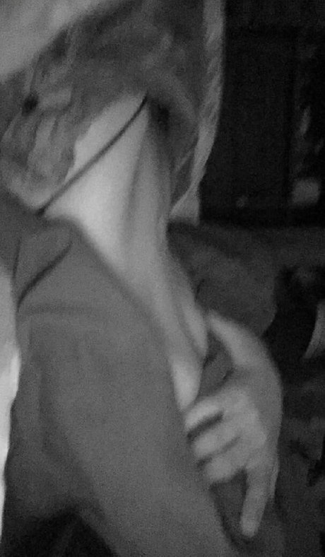 Foto di nudo di fuga di OnlyFans di Gray Hawkes