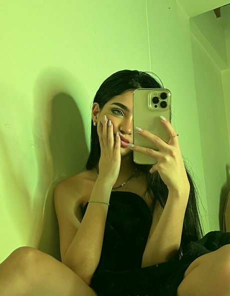 Foto di nudo di fuga di OnlyFans di Sharonv21
