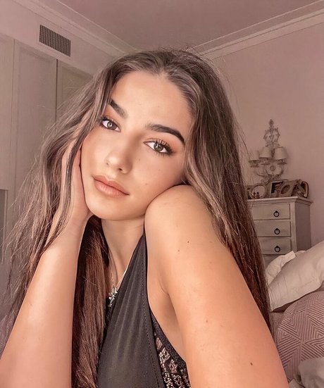 Foto di nudo di fuga di OnlyFans di Amivichei