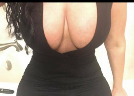 Foto di nudo di fuga di OnlyFans di Queenalana