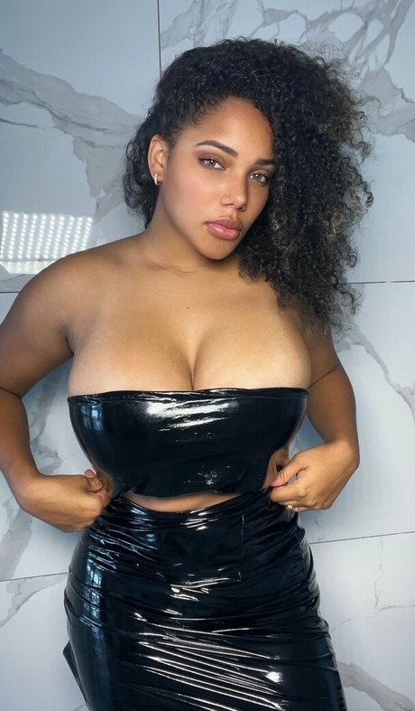 Foto di nudo di fuga di OnlyFans di Kixxyvip