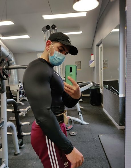 Foto di nudo di fuga di OnlyFans di Growingthick