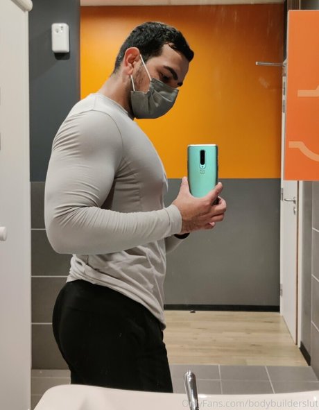 Foto di nudo di fuga di OnlyFans di Growingthick