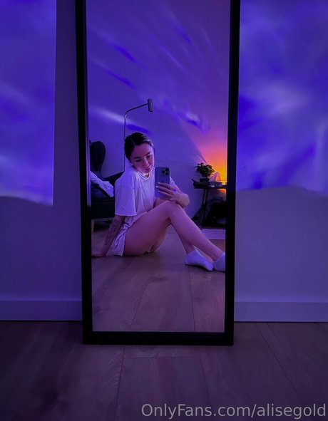 Foto di nudo di fuga di OnlyFans di Alisegold