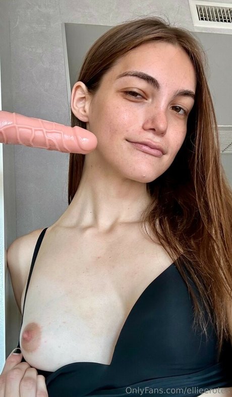 Foto di nudo di fuga di OnlyFans di Ellieerotes
