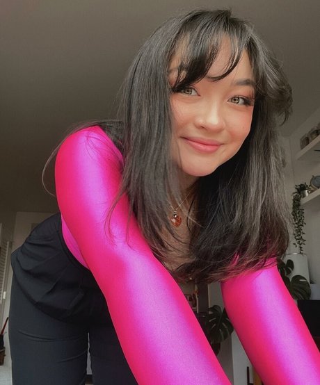 Foto di nudo di fuga di OnlyFans di Mxmtoon