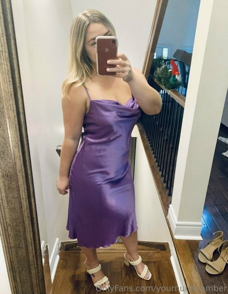 Foto di nudo di fuga di OnlyFans di Yournurseamber