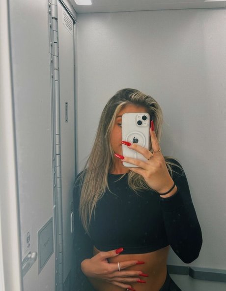 Foto di nudo di fuga di OnlyFans di Jordan Lewis