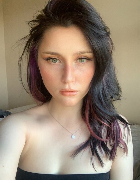 Foto di nudo di fuga di OnlyFans di Lewdkumi