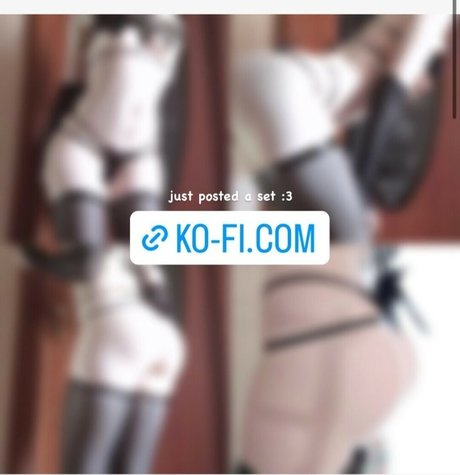 Foto di nudo di fuga di OnlyFans di Momosharkk