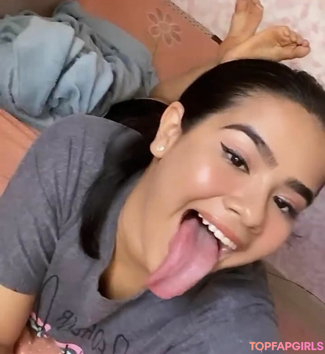 Foto di nudo di fuga di OnlyFans di Long Tongue Fetish #137 Foto di nudo di fuga di OnlyFans di Long Tongue Fetish #137