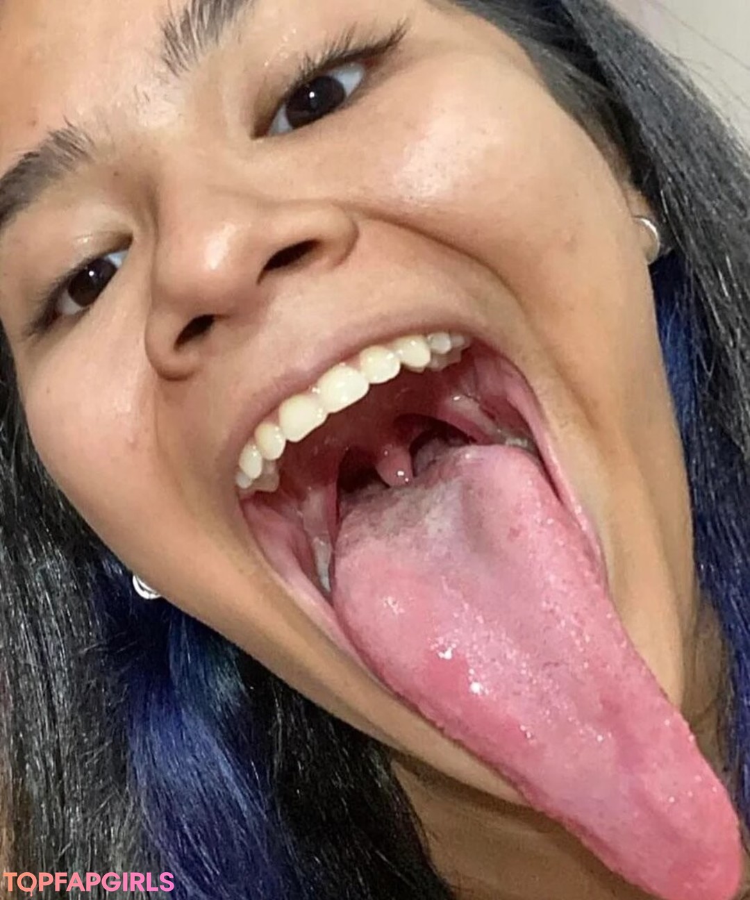 Foto di nudo di fuga di OnlyFans di Long Tongue Fetish #144 Foto di nudo di fuga di OnlyFans di Long Tongue Fetish #144
