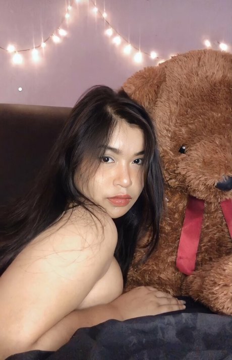 Foto di nudo di fuga di OnlyFans di Pafun Chusri