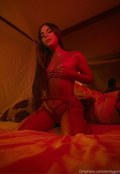Foto di nudo di fuga di OnlyFans di Emily Gori