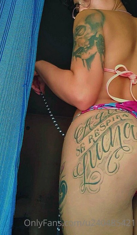 Foto di nudo di fuga di OnlyFans di Thequeenwithcurls