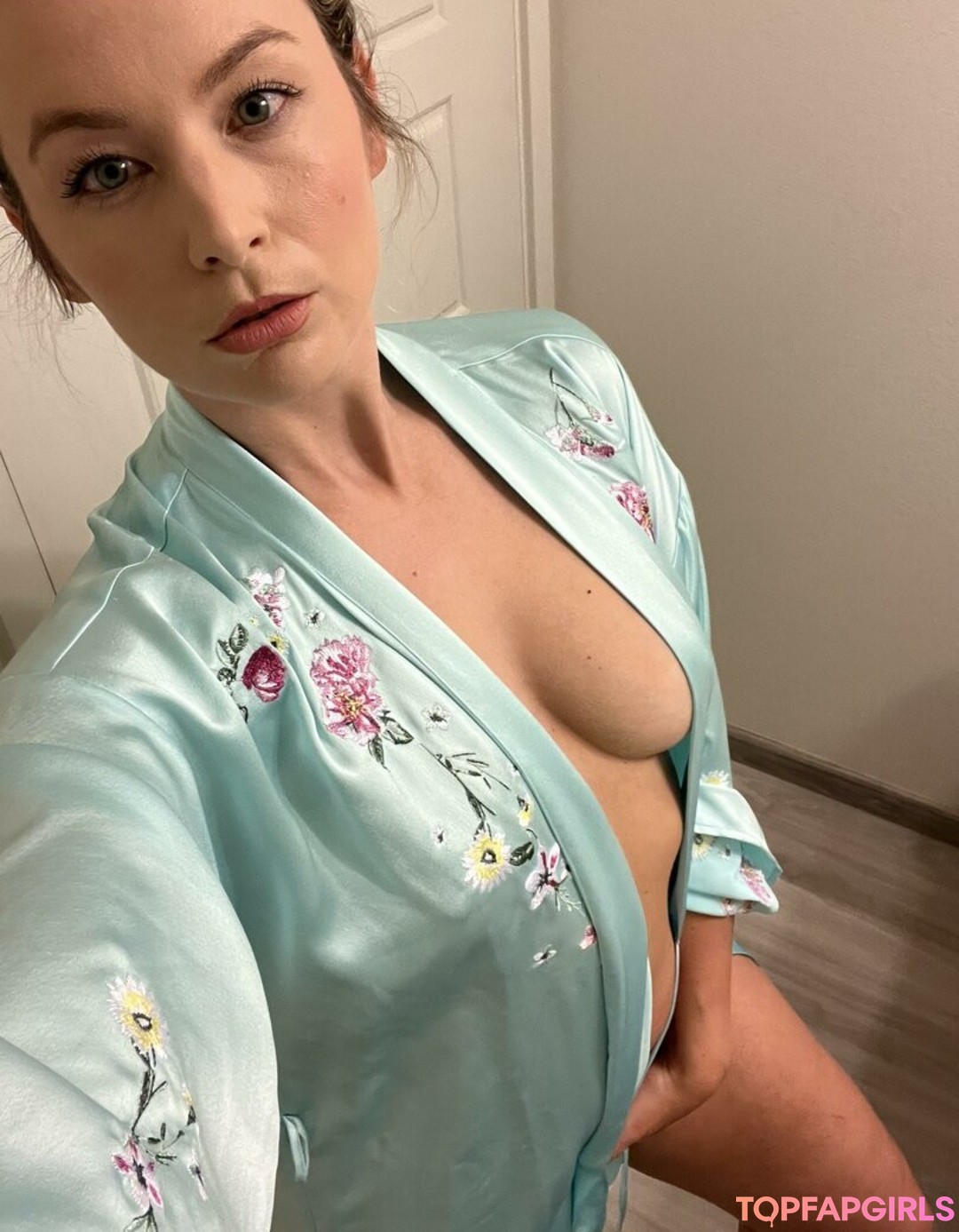 Foto di nudo di fuga di OnlyFans di Thaternurse #15 Foto di nudo di fuga di OnlyFans di Thaternurse #15