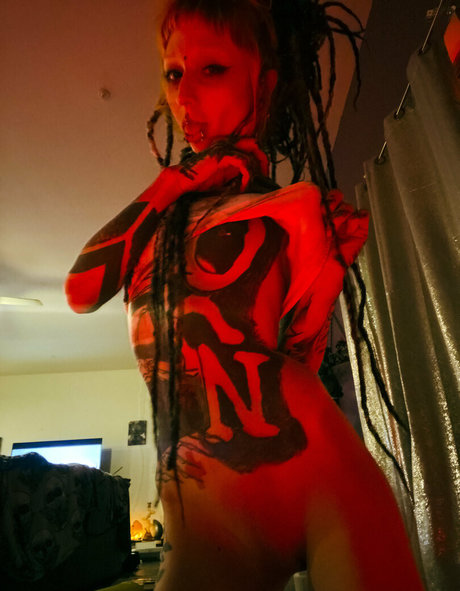 Foto di nudo di fuga di OnlyFans di Kotamorgue