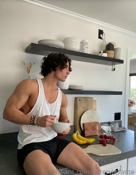 Foto di nudo di fuga di OnlyFans di Petervigilante