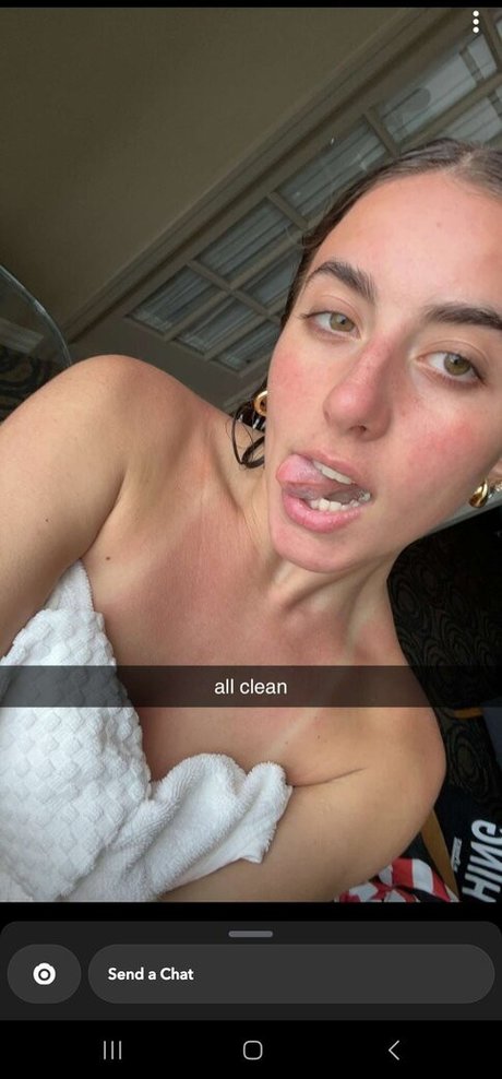 Foto di nudo di fuga di OnlyFans di Gianina Paolantonio