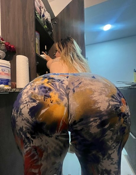 Foto di nudo di fuga di OnlyFans di Elyylabella