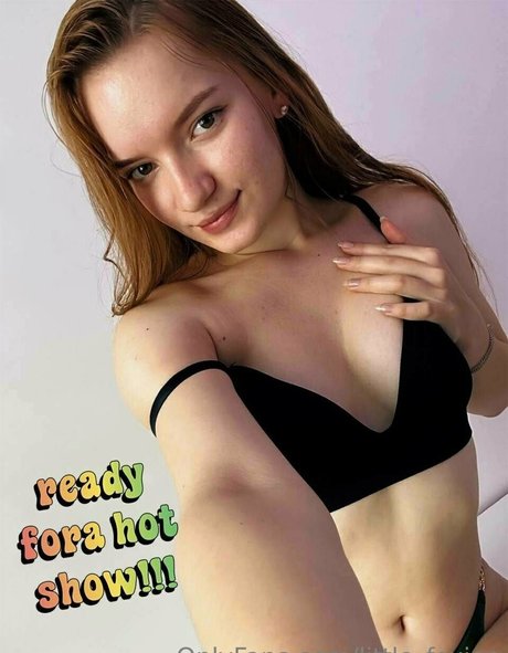 Foto di nudo di fuga di OnlyFans di Littlefoxiee