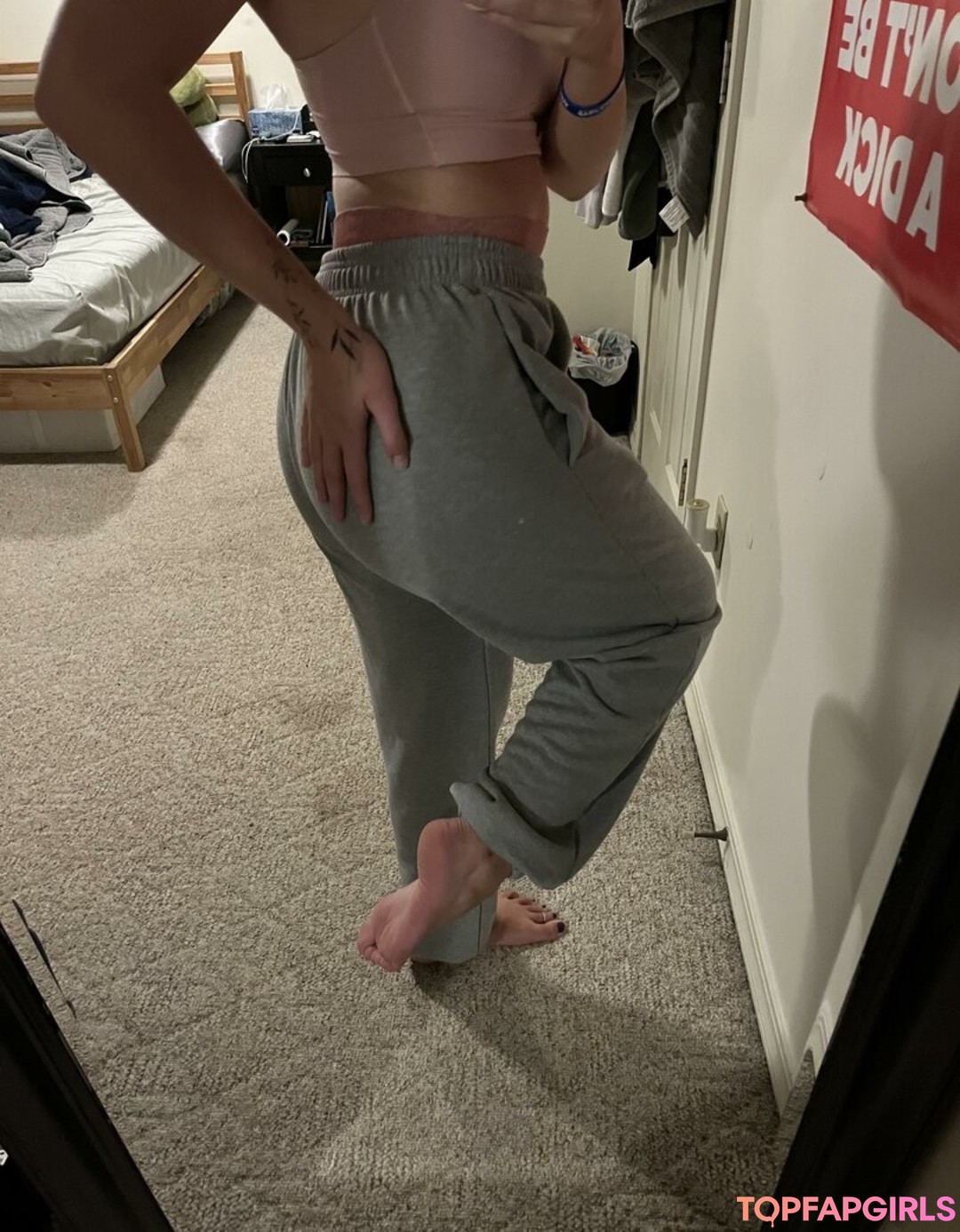Foto di nudo di fuga di OnlyFans di Pretty Little Feet #3 Foto di nudo di fuga di OnlyFans di Pretty Little Feet #3
