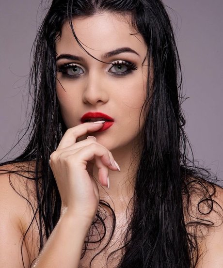 Foto di nudo di fuga di OnlyFans di Paola Migliorini