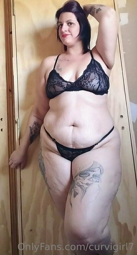 Foto di nudo di fuga di OnlyFans di Curvigirl7