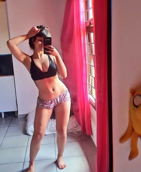 Foto di nudo di fuga di OnlyFans di Ninaaonfire