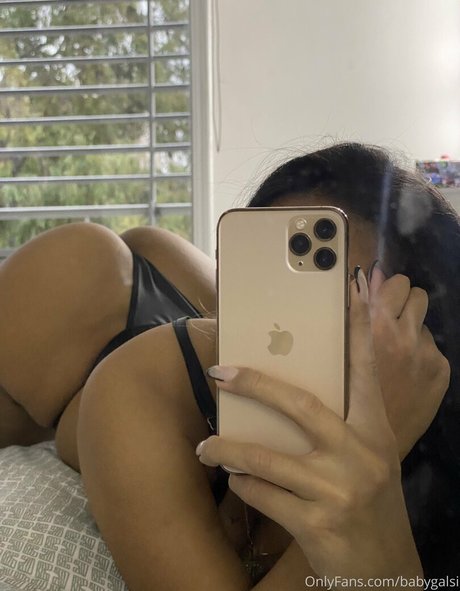 Foto di nudo di fuga di OnlyFans di Babygalsi