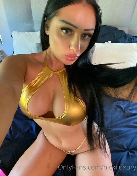 Foto di nudo di fuga di OnlyFans di Nickiluxury