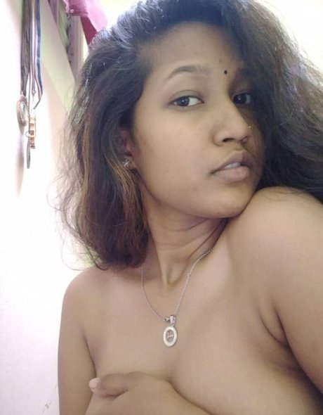 Foto di nudo di fuga di OnlyFans di Indian Exhibition