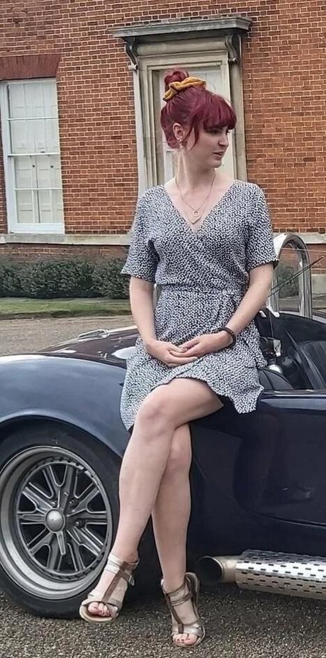 Foto di nudo di fuga di OnlyFans di Izzie Balmer