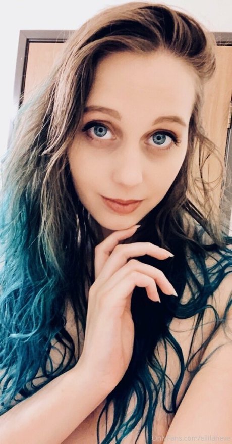 Foto di nudo di fuga di OnlyFans di Ellilaheve