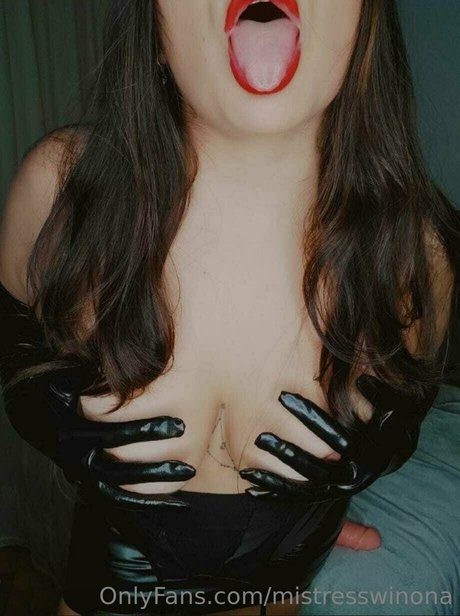 Foto di nudo di fuga di OnlyFans di Mistresswinona