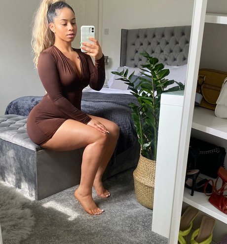 Foto di nudo di fuga di OnlyFans di Leah Marie