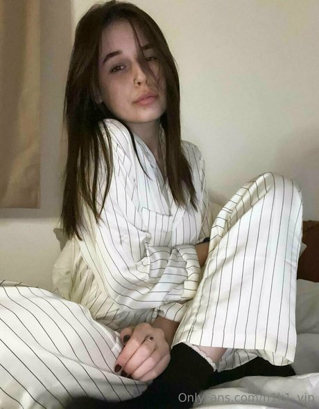 Foto di nudo di fuga di OnlyFans di Emilage