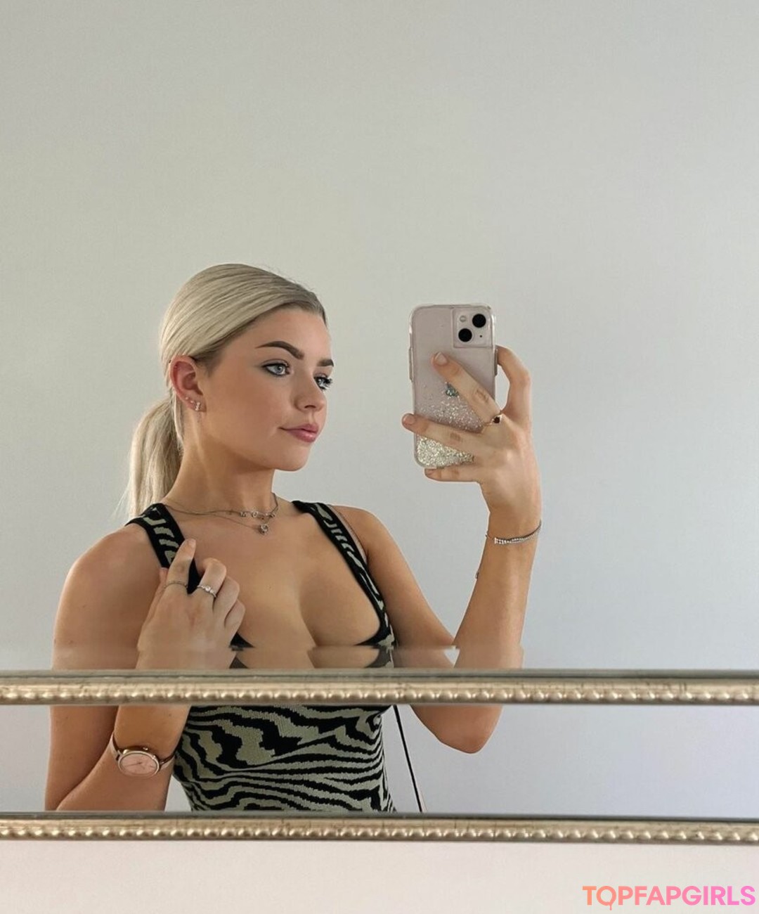 Foto di nudo di fuga di OnlyFans di Naomigrace Robinson #50 Foto di nudo di fuga di OnlyFans di Naomigrace Robinson #50