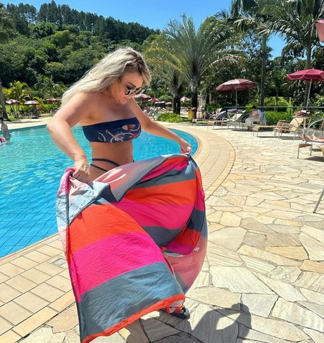 Foto di nudo di fuga di OnlyFans di Simony Cantora