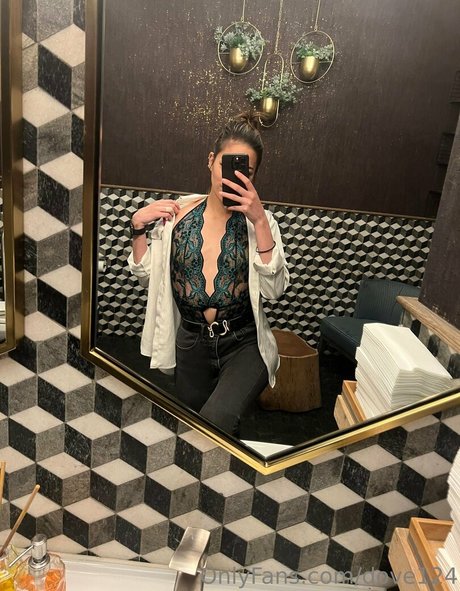 Foto di nudo di fuga di OnlyFans di Dove124