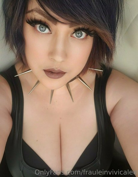 Foto di nudo di fuga di OnlyFans di Frauleinvivicalee