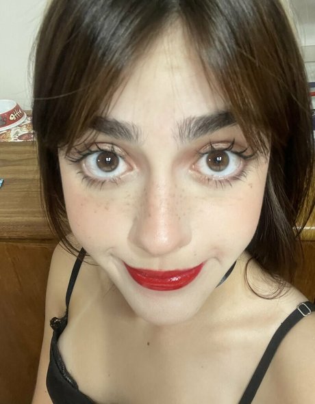 Foto di nudo di fuga di OnlyFans di Isabella Angelina