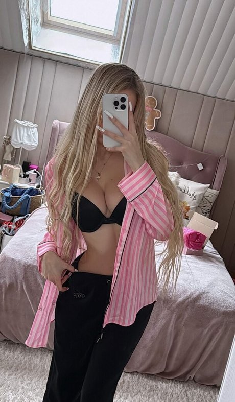 Foto di nudo di fuga di OnlyFans di Evaapril11