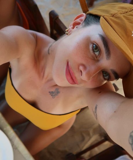 Foto di nudo di fuga di OnlyFans di Laryssa Ayres