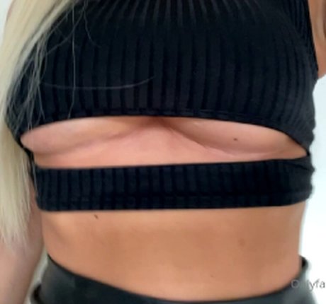 Cuurvybabe