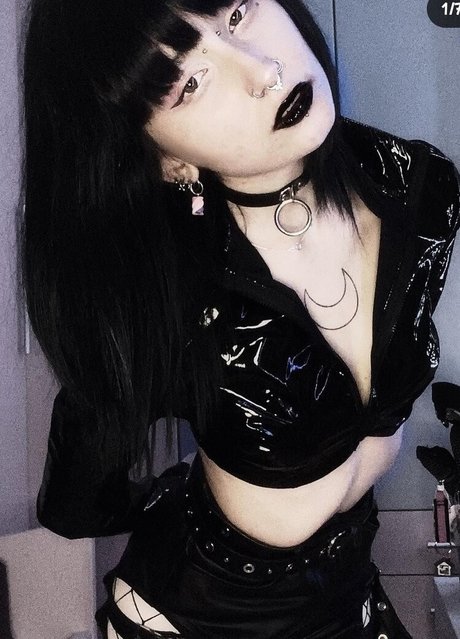 Foto di nudo di fuga di OnlyFans di Insaneinternetgrl