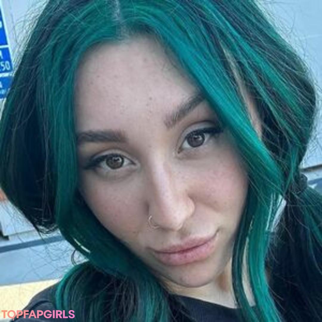 Foto di nudo di fuga di OnlyFans di Mackenzie Marie #10 Foto di nudo di fuga di OnlyFans di Mackenzie Marie #10