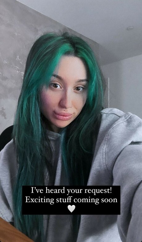 Foto di nudo di fuga di OnlyFans di Mackenzie Marie
