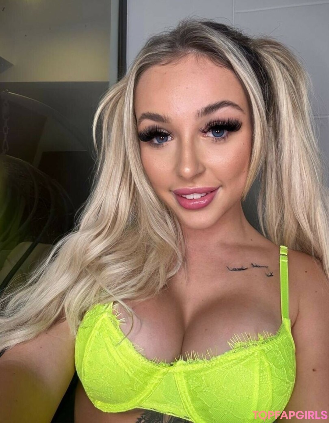 Foto di nudo di fuga di OnlyFans di Sophielouise1x #47 Foto di nudo di fuga di OnlyFans di Sophielouise1x #47