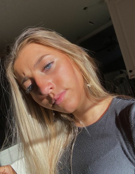 Foto di nudo di fuga di OnlyFans di Chelsea Mariani